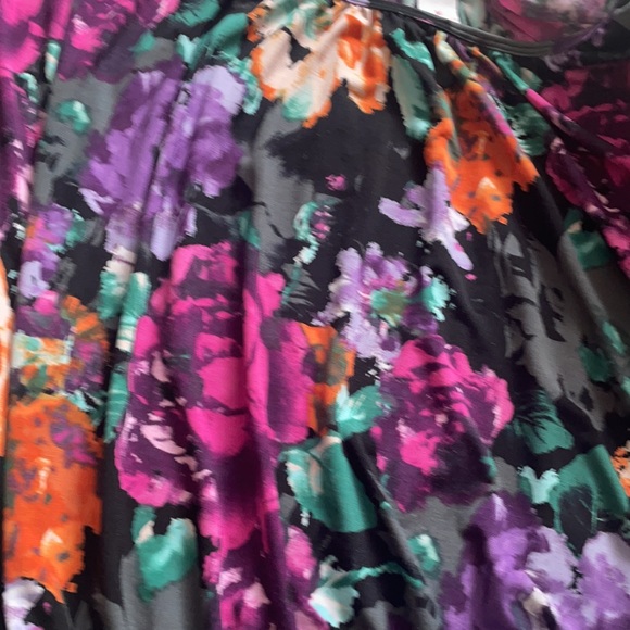 🌾 Candie’s vibrant top - Picture 8 of 9